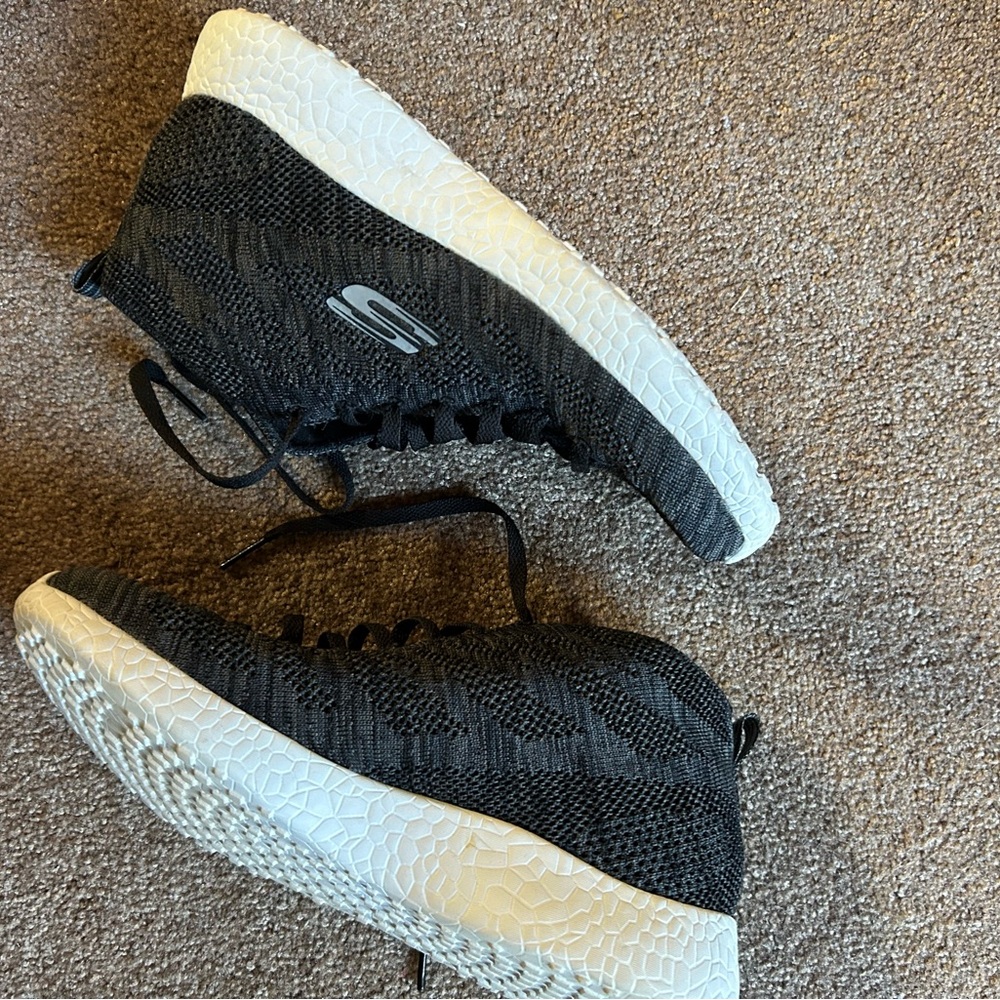 Sketchers Sneakers